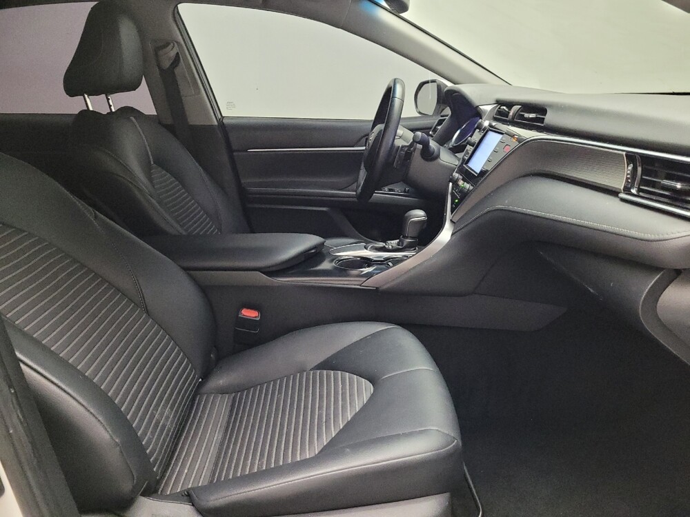 2018 Toyota Camry in Downey, CA 90241 - 18133551 21