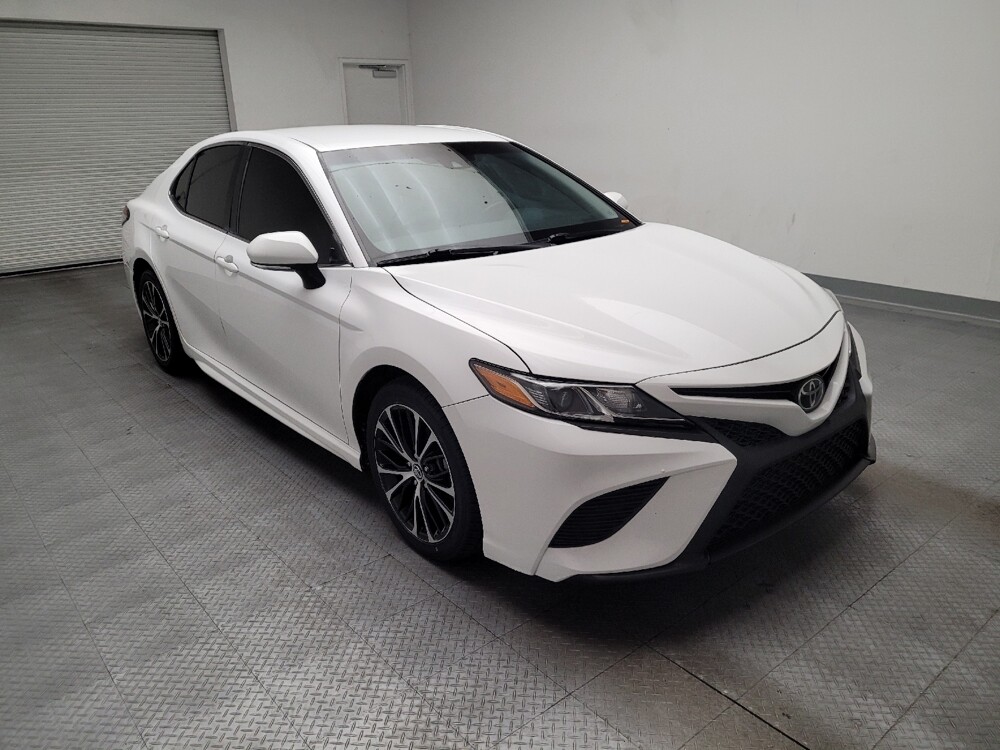 2018 Toyota Camry in Downey, CA 90241 - 18133551 13