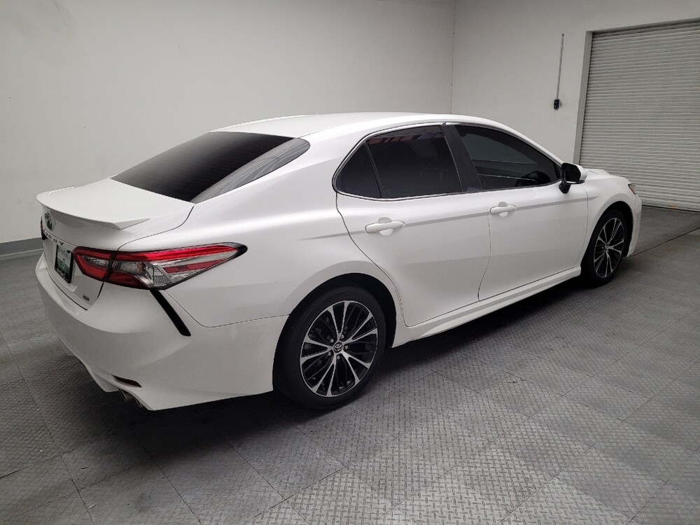 2018 Toyota Camry in Downey, CA 90241 - 18133551 10