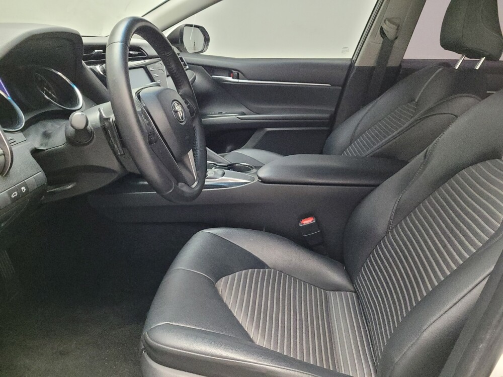 2018 Toyota Camry in Downey, CA 90241 - 18133551 17