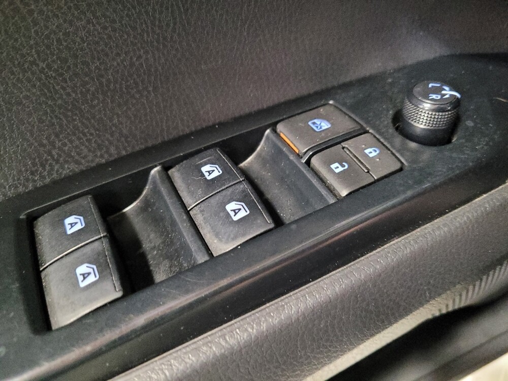 2018 Toyota Camry in Downey, CA 90241 - 18133551 27