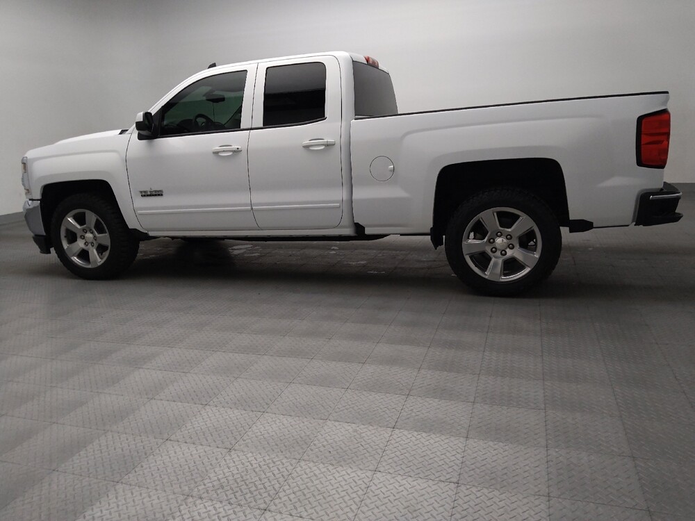 2018 Chevrolet Silverado 1500 in Tulsa, OK 74145 - 18133597 3