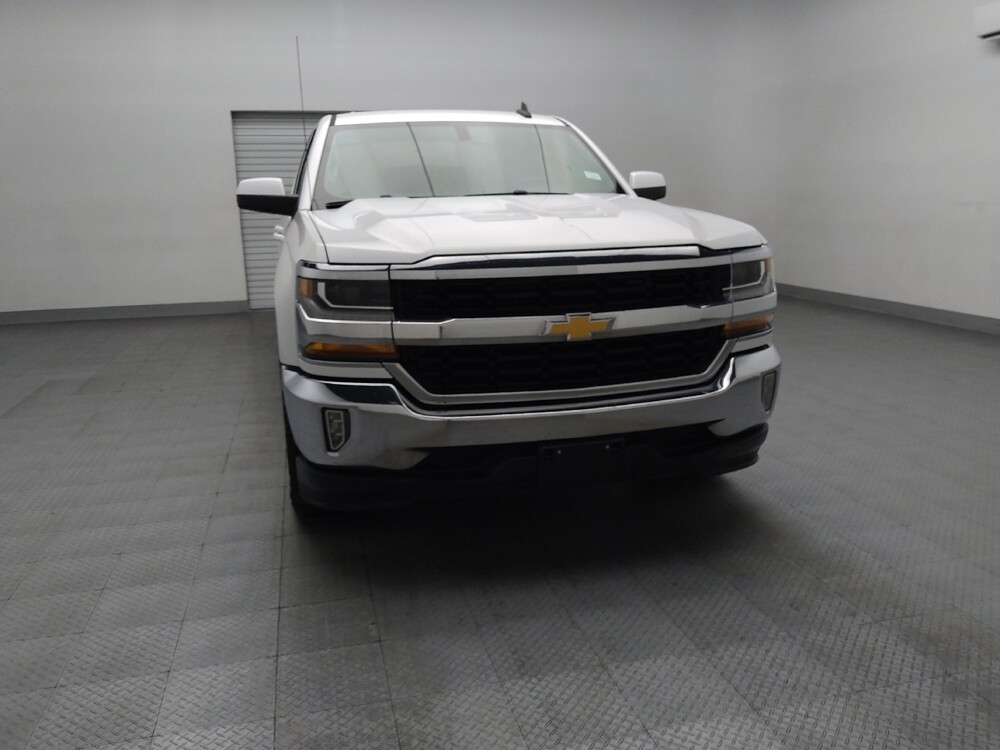 2018 Chevrolet Silverado 1500 in Tulsa, OK 74145 - 18133597 14