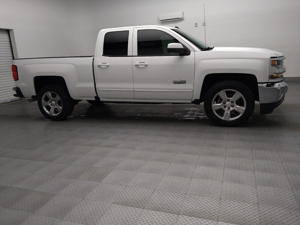 2018 Chevrolet Silverado 1500 in Tulsa, OK 74145 - 18133597 11