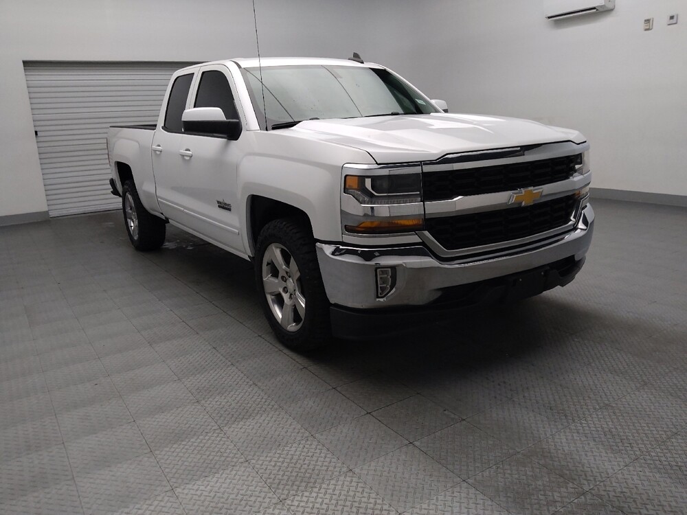 2018 Chevrolet Silverado 1500 in Tulsa, OK 74145 - 18133597 13