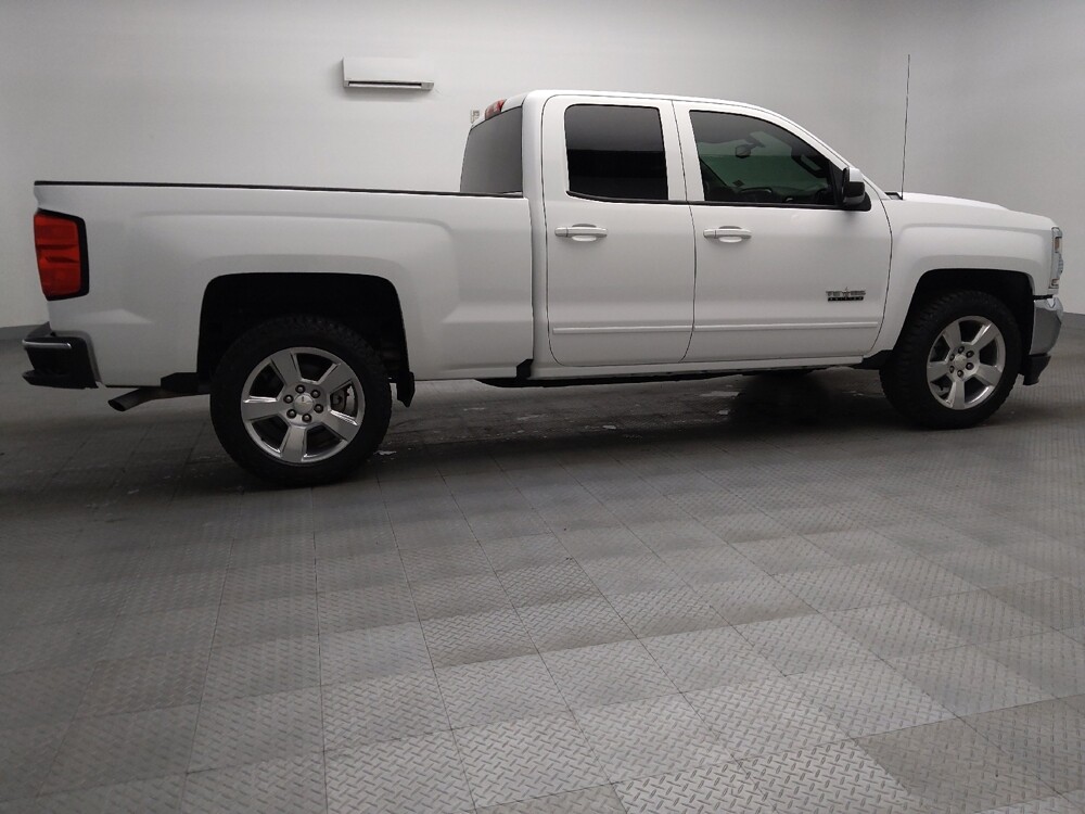 2018 Chevrolet Silverado 1500 in Tulsa, OK 74145 - 18133597 10