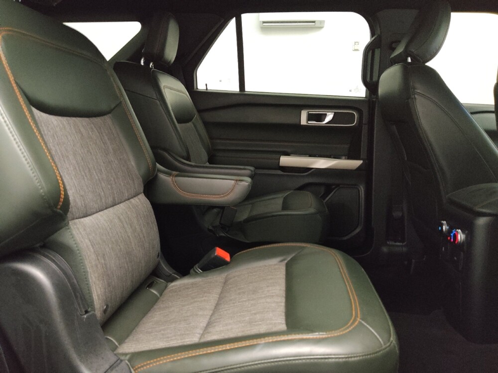 2022 Ford Explorer in Arlington, TX 76011 - 18133607 19