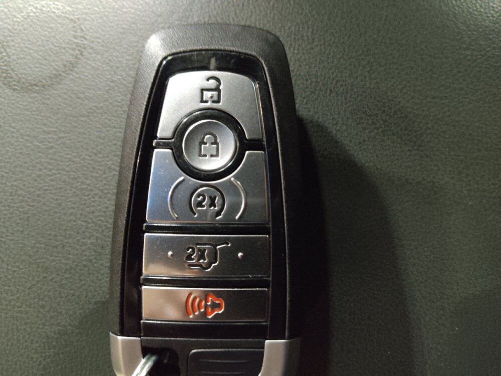 2022 Ford Explorer in Arlington, TX 76011 - 18133607 32