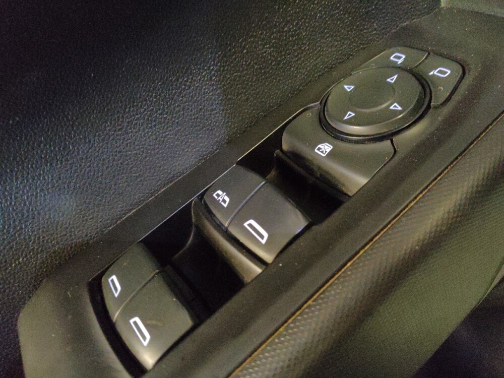 2020 Chevrolet Silverado 1500 in Glendale, AZ 85301 - 18133612 27