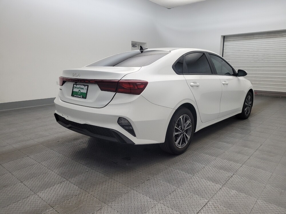 2022 Kia Forte in Mesa, AZ 85210 - 18133617 9