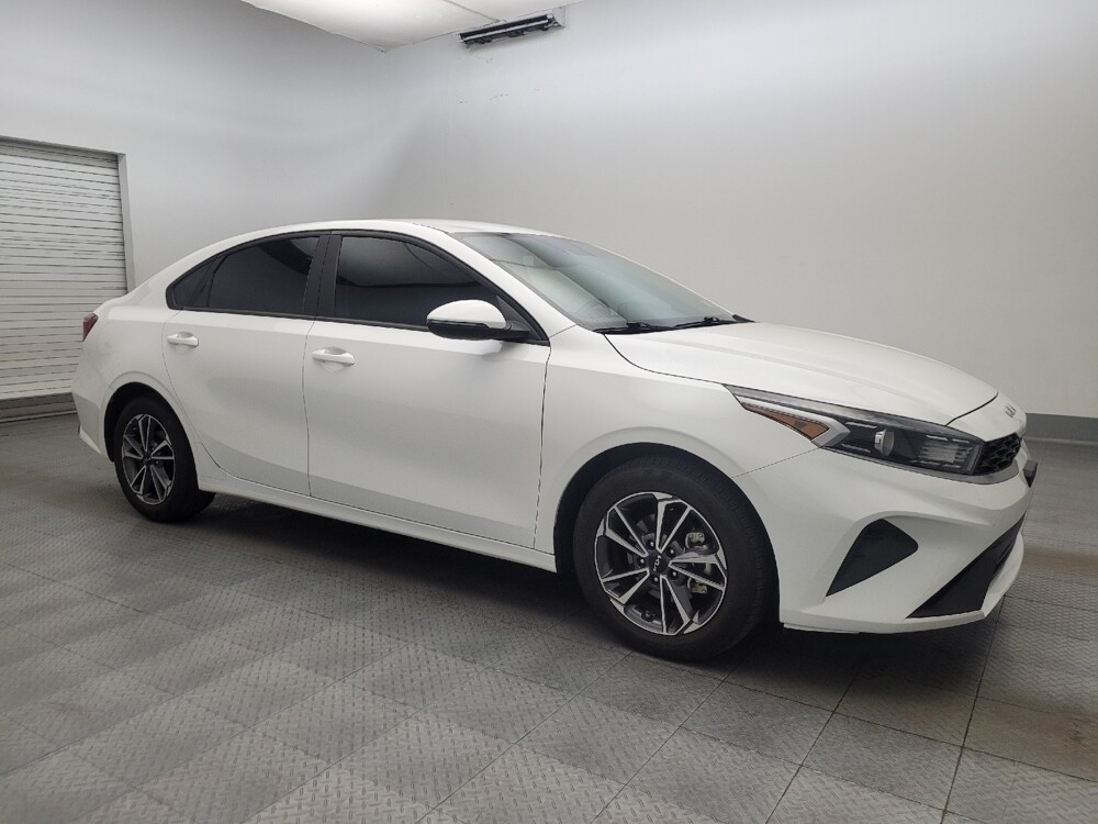 2022 Kia Forte in Mesa, AZ 85210 - 18133617 11