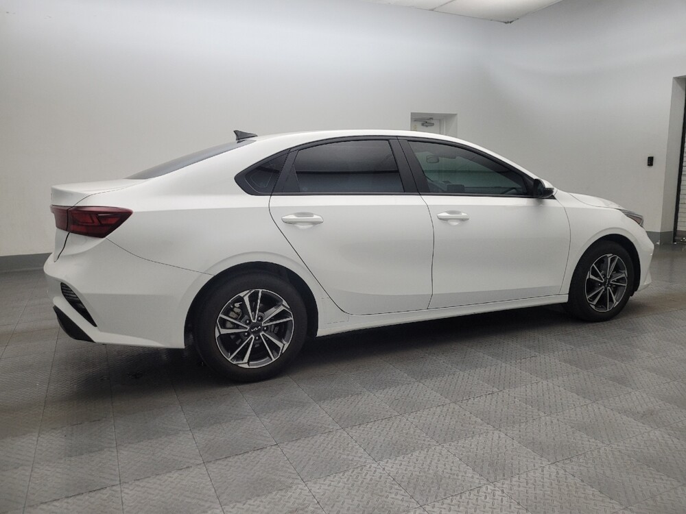 2022 Kia Forte in Mesa, AZ 85210 - 18133617 10