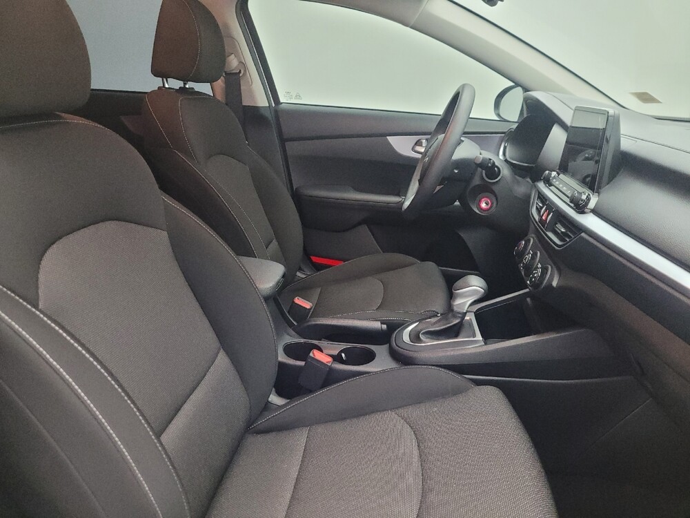 2022 Kia Forte in Mesa, AZ 85210 - 18133617 21