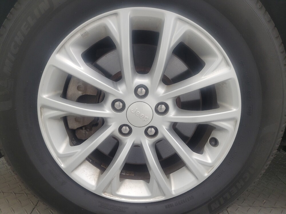 2019 Jeep Cherokee in Phoenix, AZ 85022 - 18133620 31