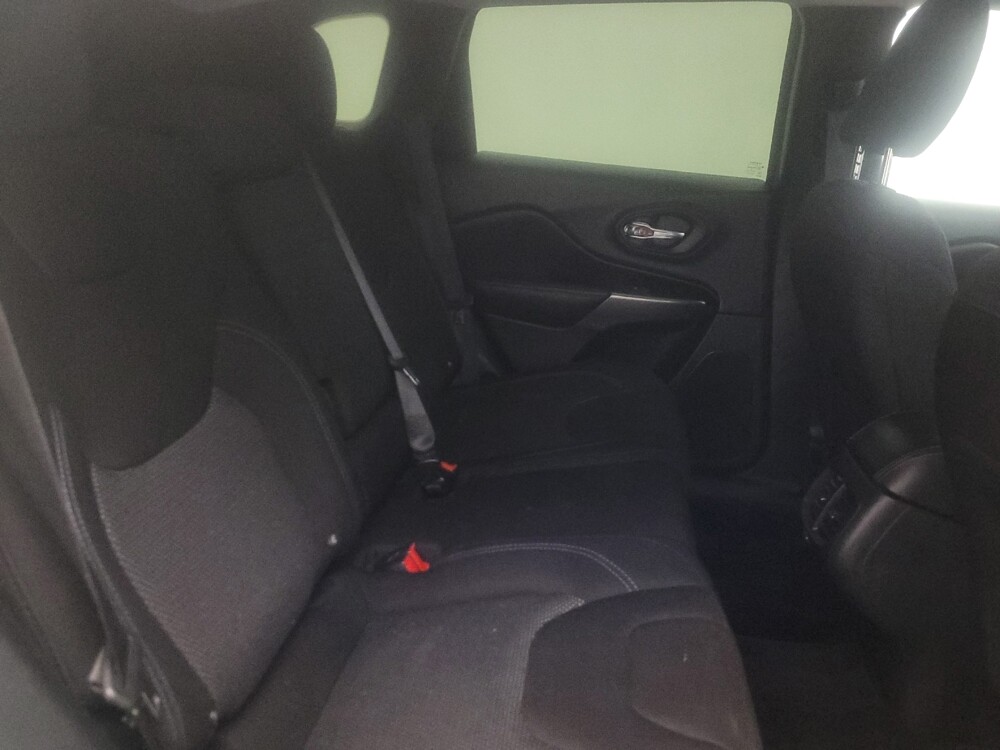 2019 Jeep Cherokee in Phoenix, AZ 85022 - 18133620 19