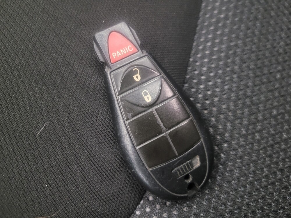 2019 Jeep Cherokee in Phoenix, AZ 85022 - 18133620 32