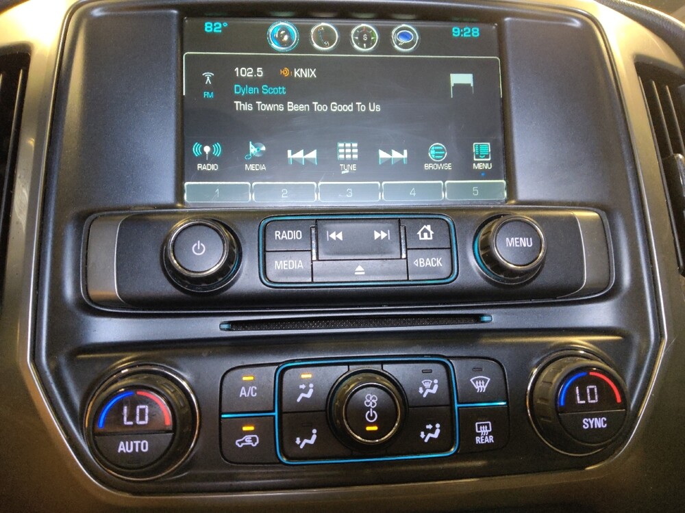 2018 Chevrolet Silverado 1500 in Glendale, AZ 85301 - 18133621 25