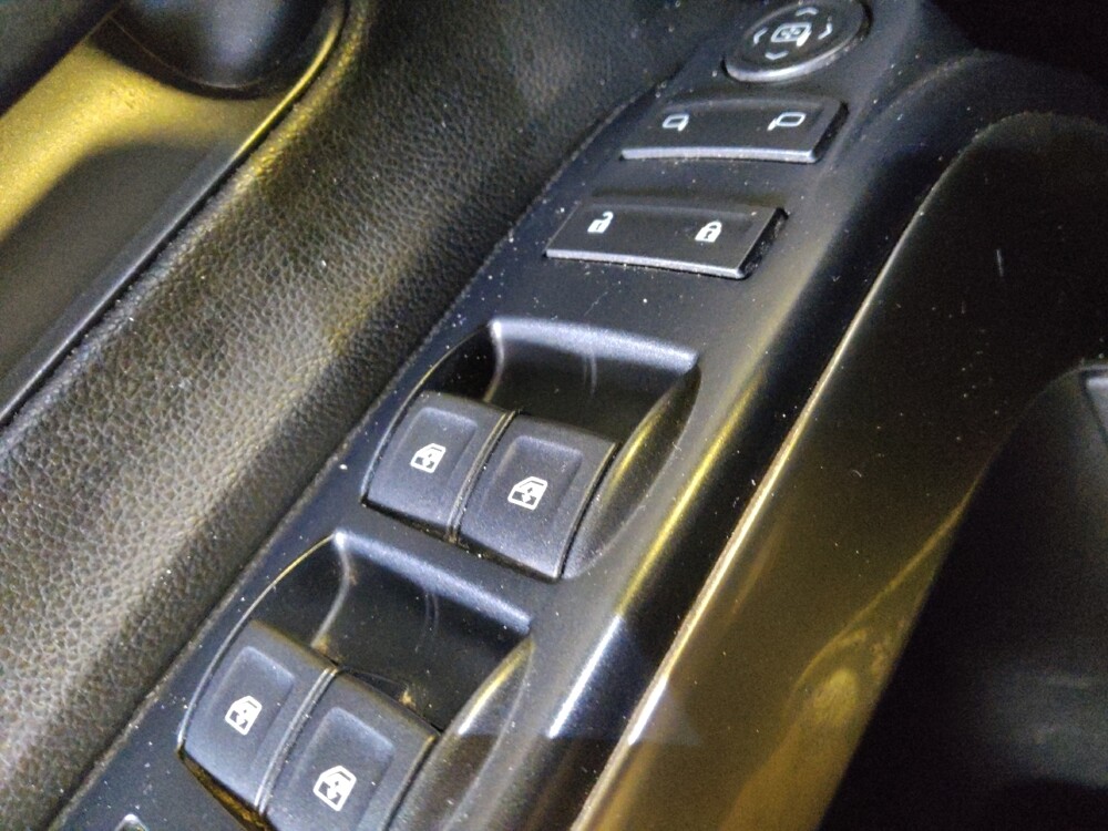 2018 Chevrolet Silverado 1500 in Glendale, AZ 85301 - 18133621 27