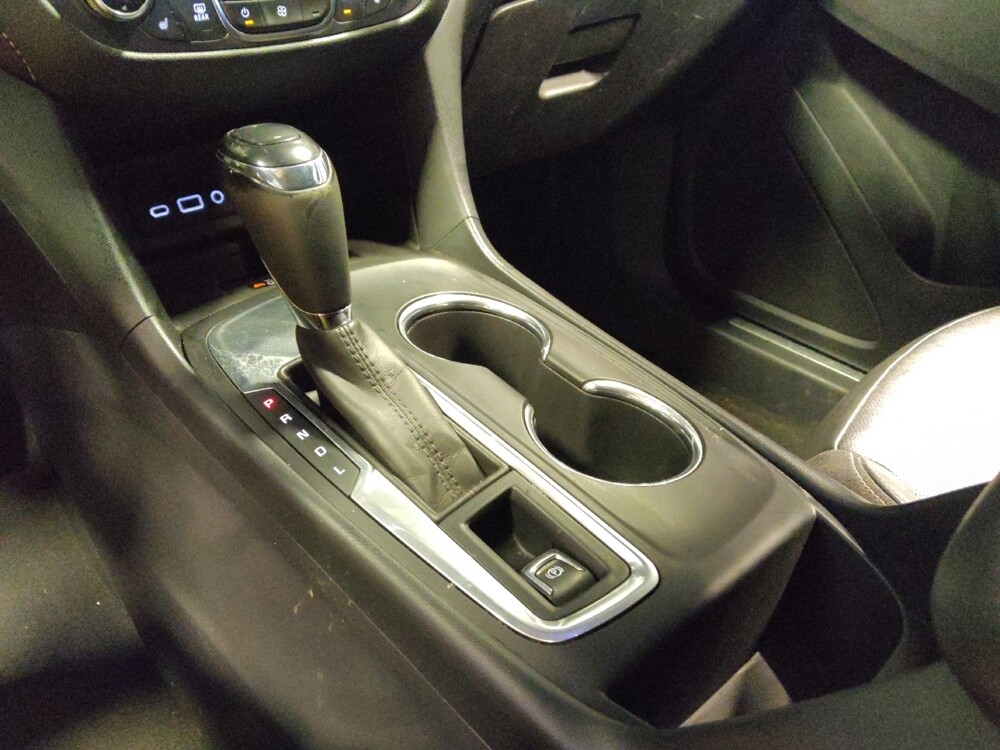 2019 Chevrolet Equinox in Phoenix, AZ 85015 - 18133622 26