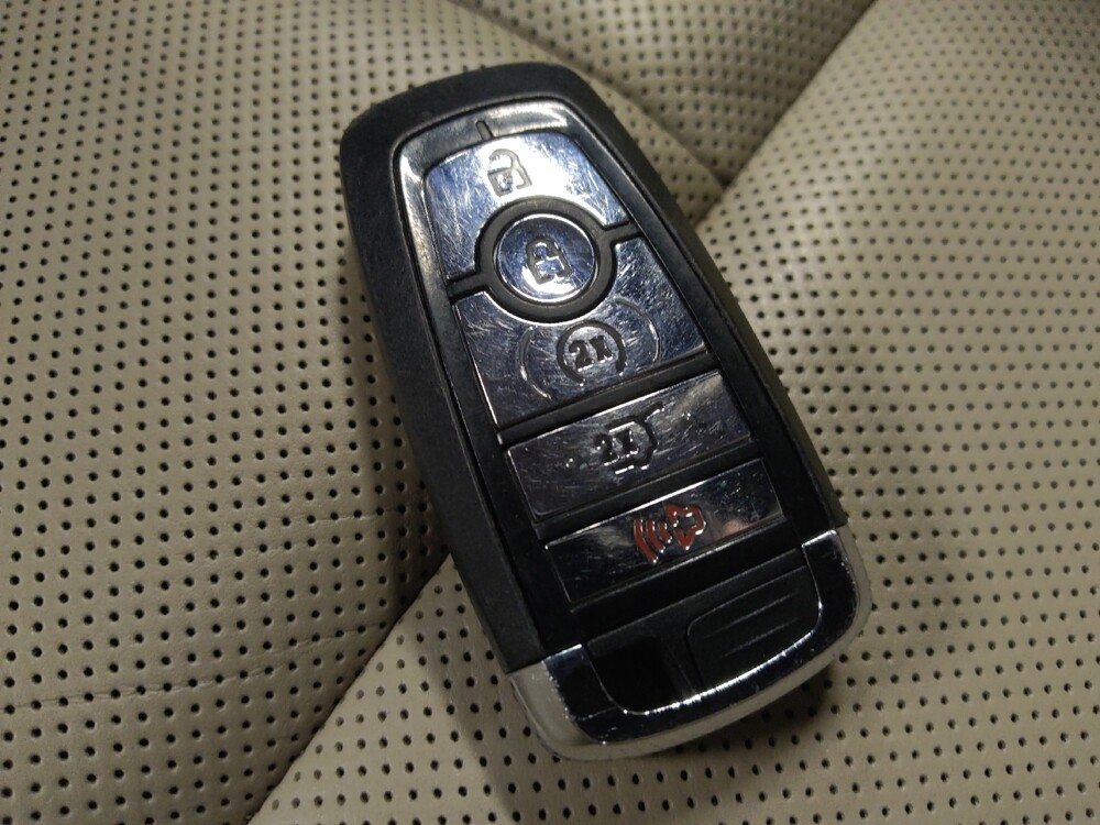 2020 Lincoln Corsair in Glendale, AZ 85301 - 18133623 32