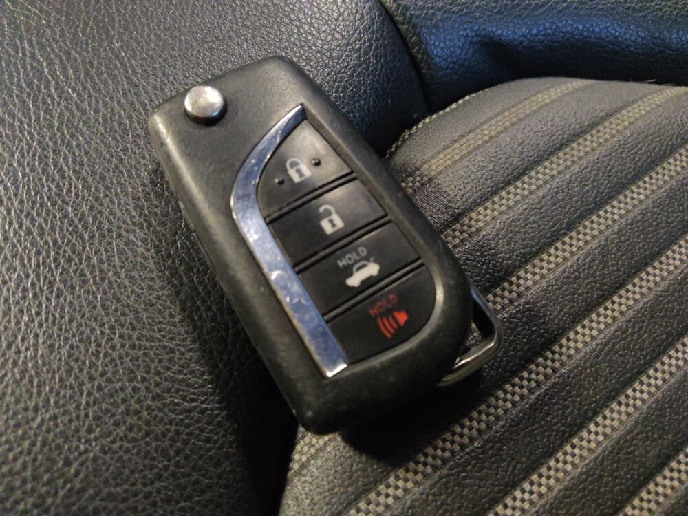 2019 Toyota Camry in Phoenix, AZ 85015 - 18133628 32