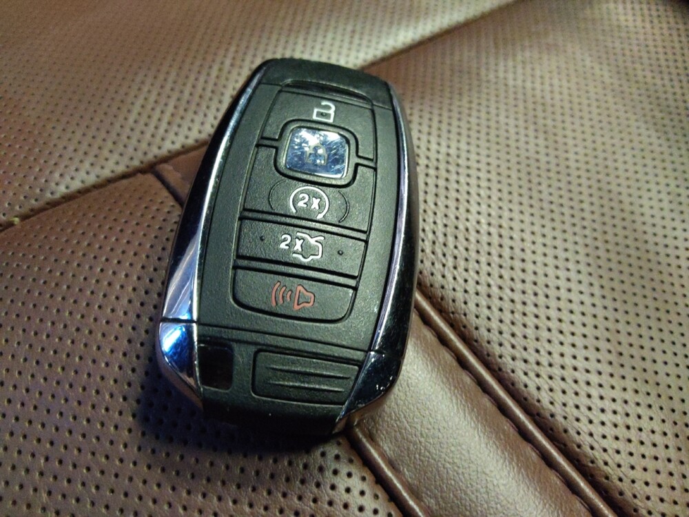 2019 Lincoln MKZ in Mesa, AZ 85210 - 18133631 32