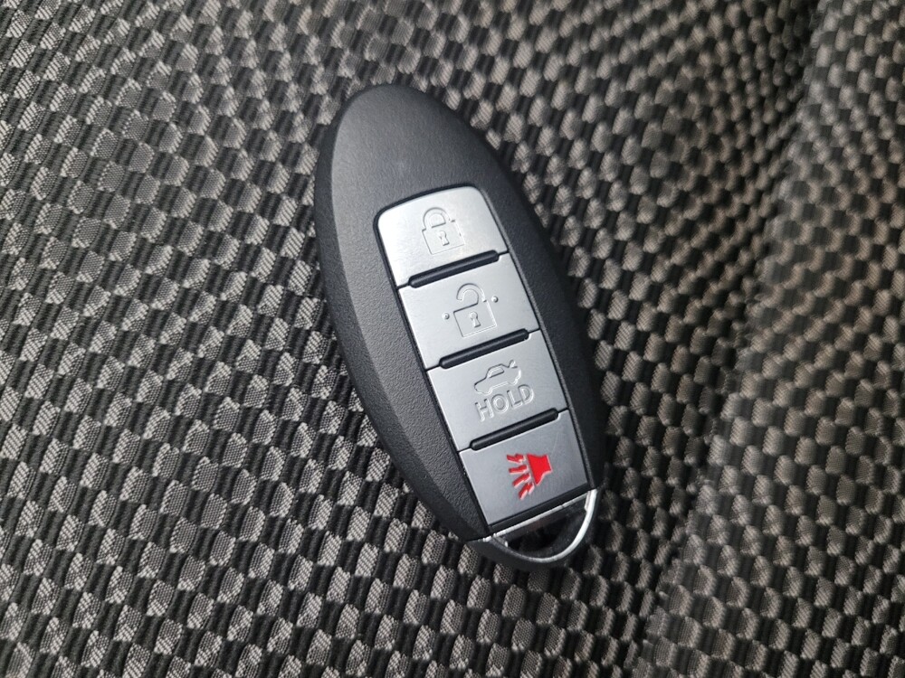 2018 Nissan Rogue Sport in Mesa, AZ 85210 - 18133638 32