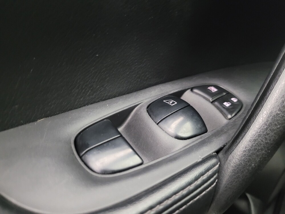 2018 Nissan Rogue Sport in Mesa, AZ 85210 - 18133638 27