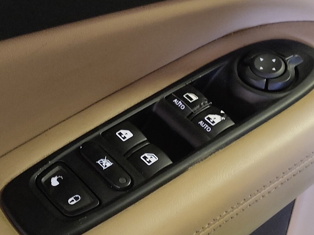 2018 Jeep Compass in Baton Rouge, LA 70816 - 18133639 27