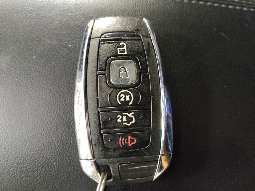 2018 Lincoln MKX in Baton Rouge, LA 70816 - 18133657 32