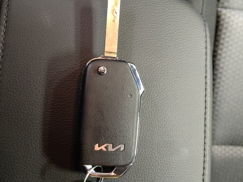 2025 Kia Soul in Macon, GA 31210 - 18133661 32