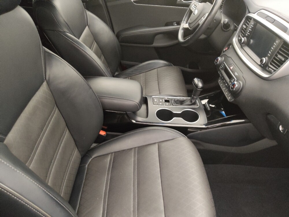 2019 Kia Sorento in Metairie, LA 70006 - 18133668 21