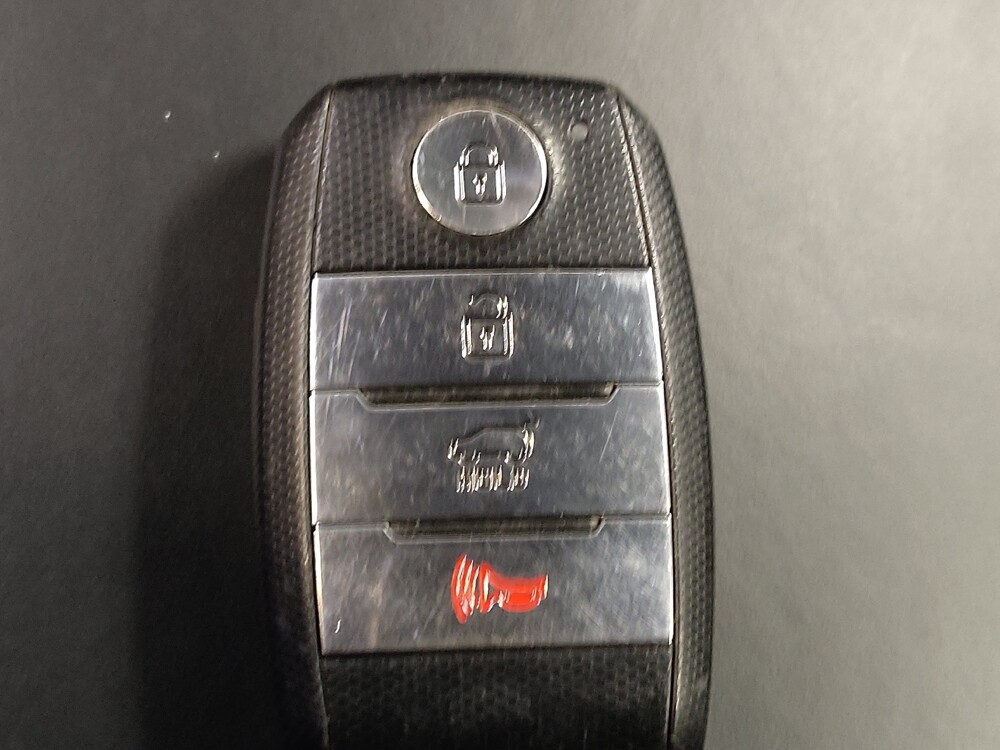 2019 Kia Sorento in Metairie, LA 70006 - 18133668 32