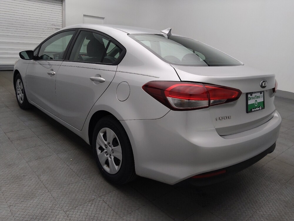 2017 Kia Forte in Jacksonville, FL 32210 - 18133694 5
