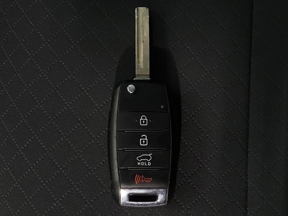 2017 Kia Sorento in Gainesville, FL 32609 - 18133699 32