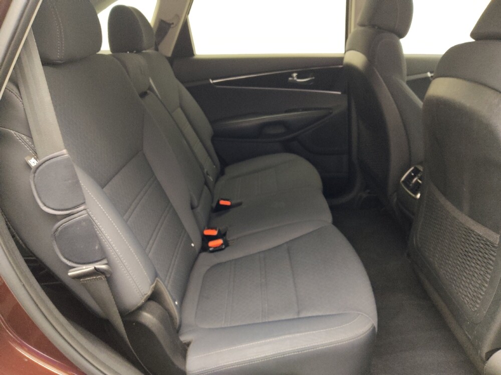 2017 Kia Sorento in Gainesville, FL 32609 - 18133699 19