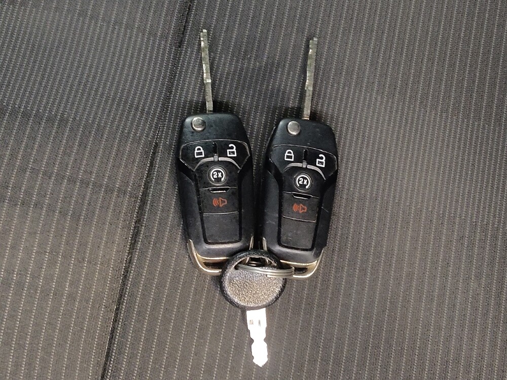 2016 Ford F150 in Fairfield, OH 45014 - 18133734 32