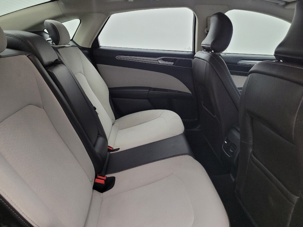 2019 Ford Fusion in Maple Heights, OH 44137 - 18133736 19