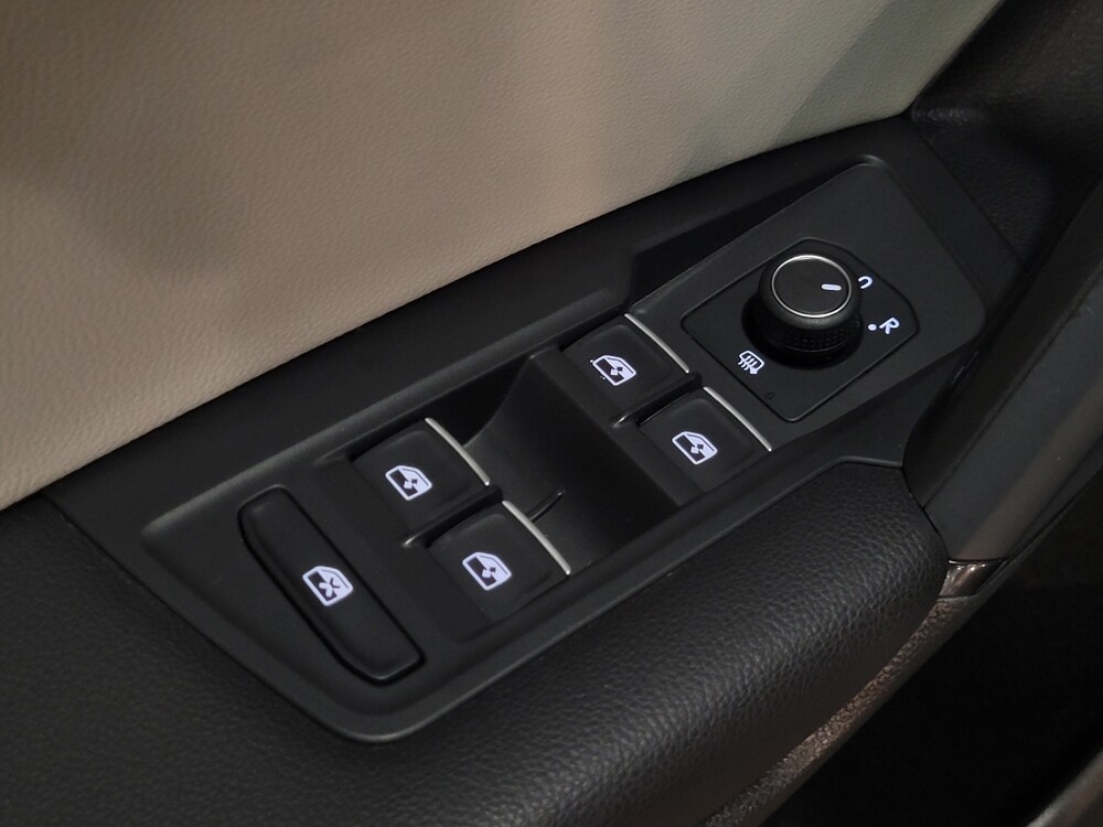 2019 Volkswagen Tiguan in Pittsburgh, PA 15236 - 18133748 27