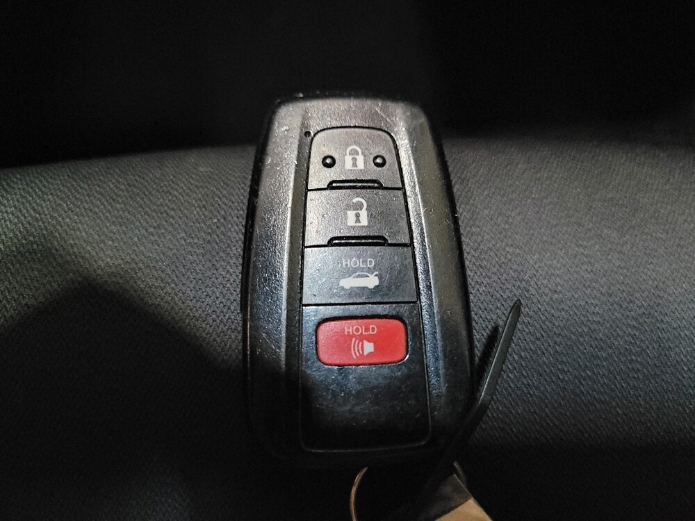 2018 Toyota Camry in Glen Burnie, MD 21061 - 18133761 32