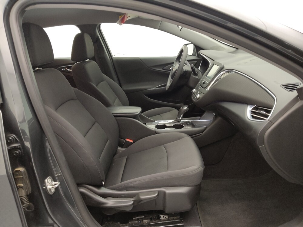 2017 Chevrolet Malibu in Topeka, KS 66611 - 18133786 21