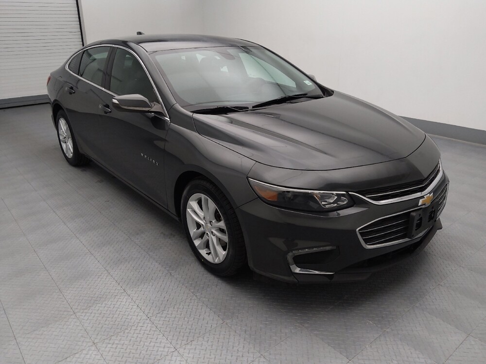 2017 Chevrolet Malibu in Topeka, KS 66611 - 18133786 13