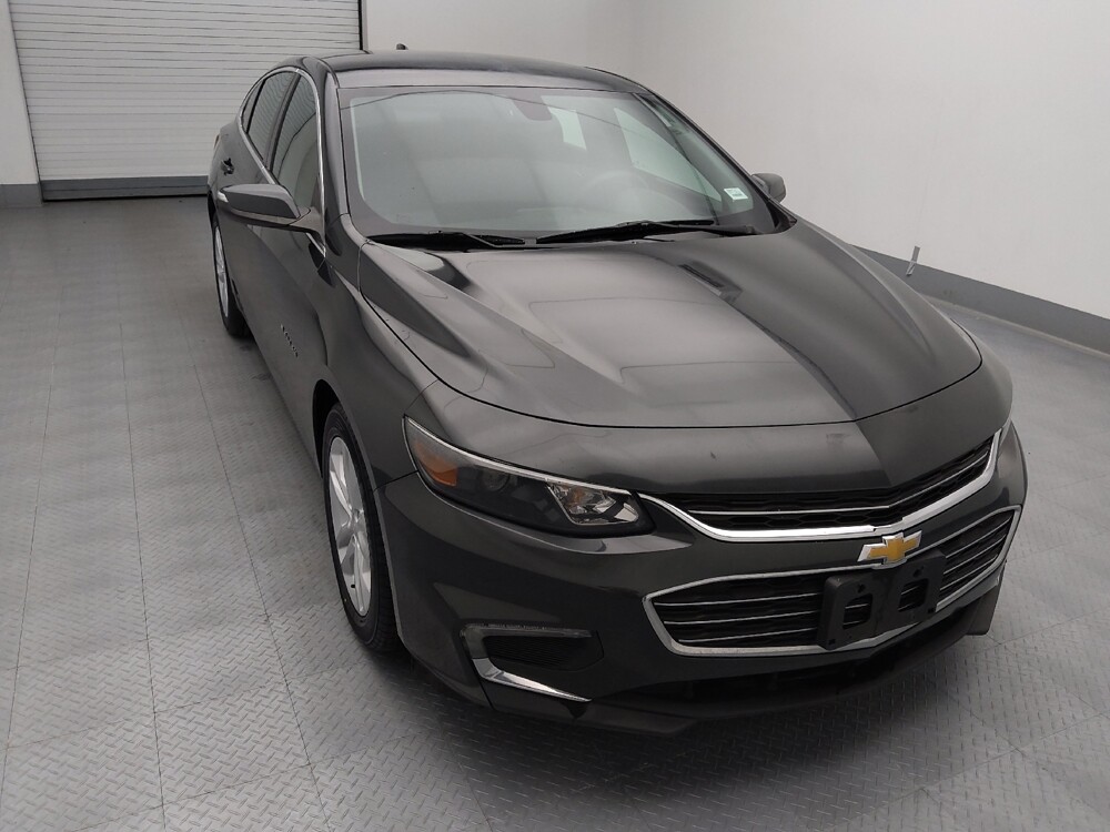 2017 Chevrolet Malibu in Topeka, KS 66611 - 18133786 14