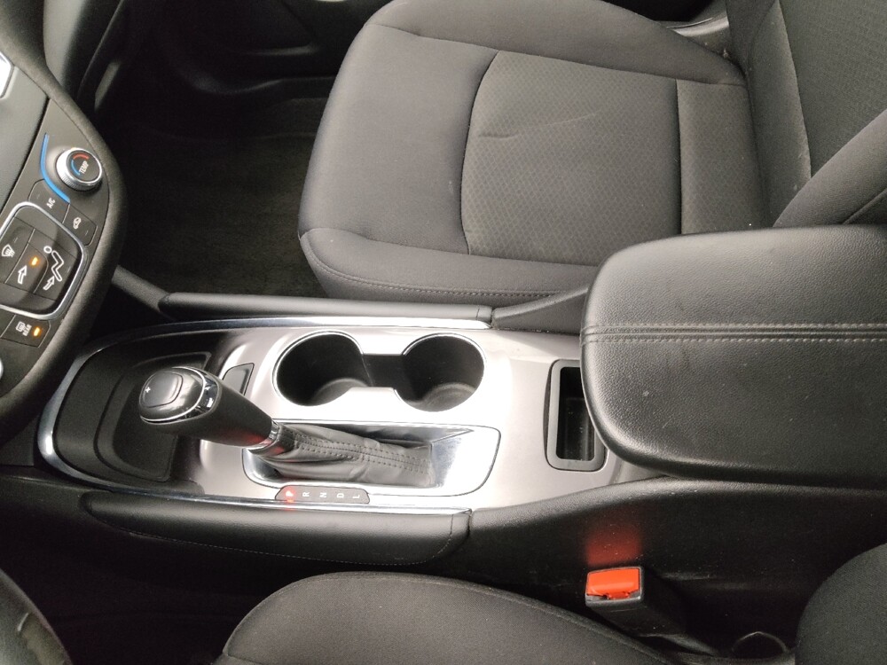 2017 Chevrolet Malibu in Topeka, KS 66611 - 18133786 26