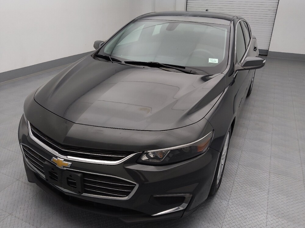 2017 Chevrolet Malibu in Topeka, KS 66611 - 18133786 15