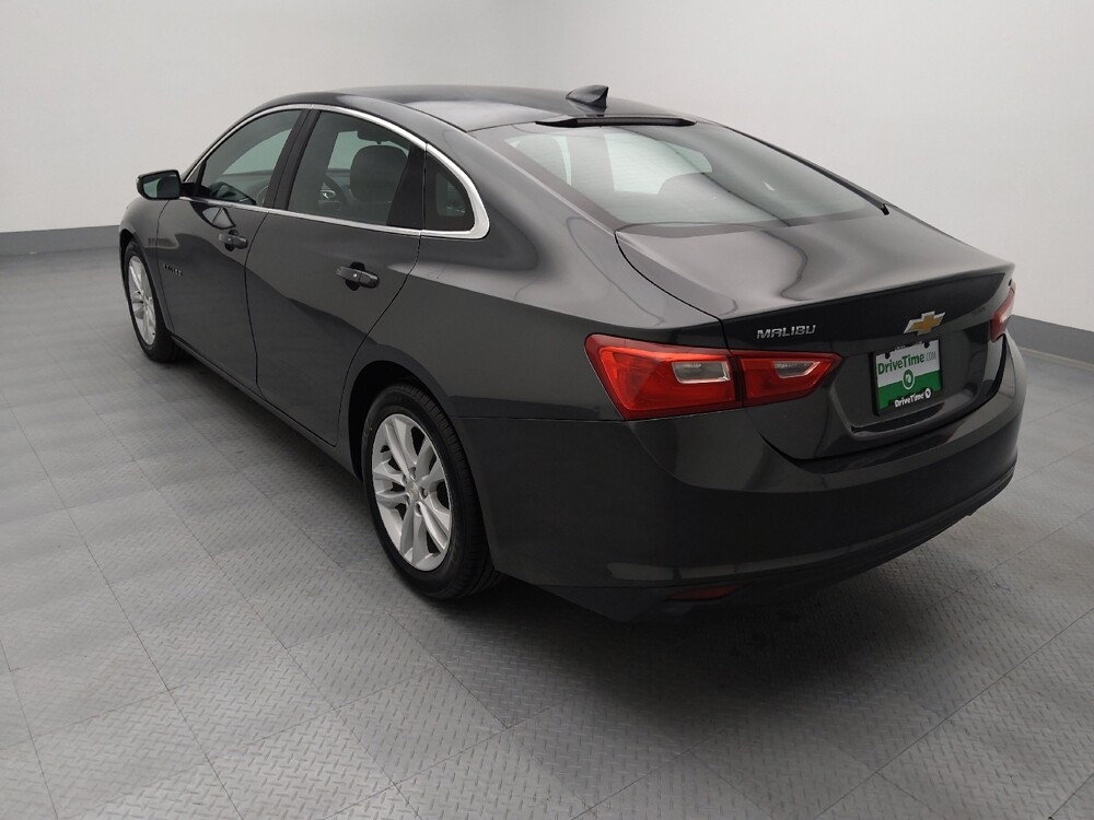 2017 Chevrolet Malibu in Topeka, KS 66611 - 18133786 5