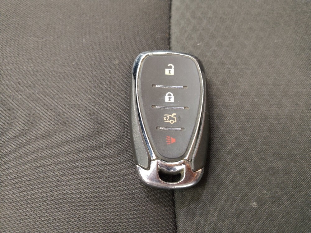 2017 Chevrolet Malibu in Topeka, KS 66611 - 18133786 32