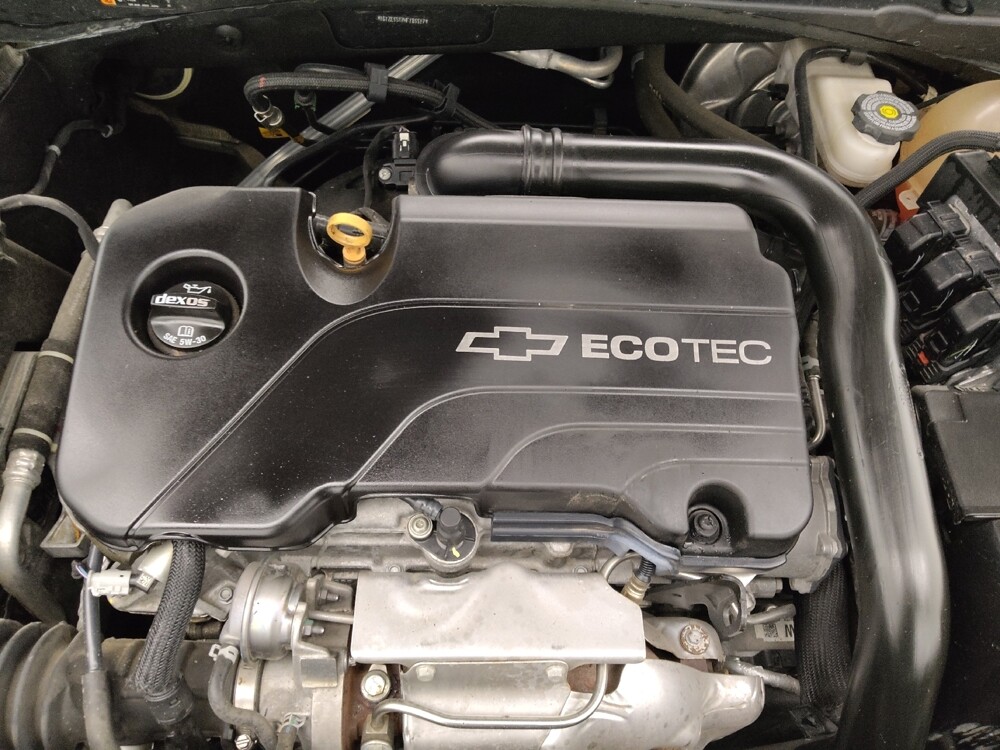 2017 Chevrolet Malibu in Topeka, KS 66611 - 18133786 30