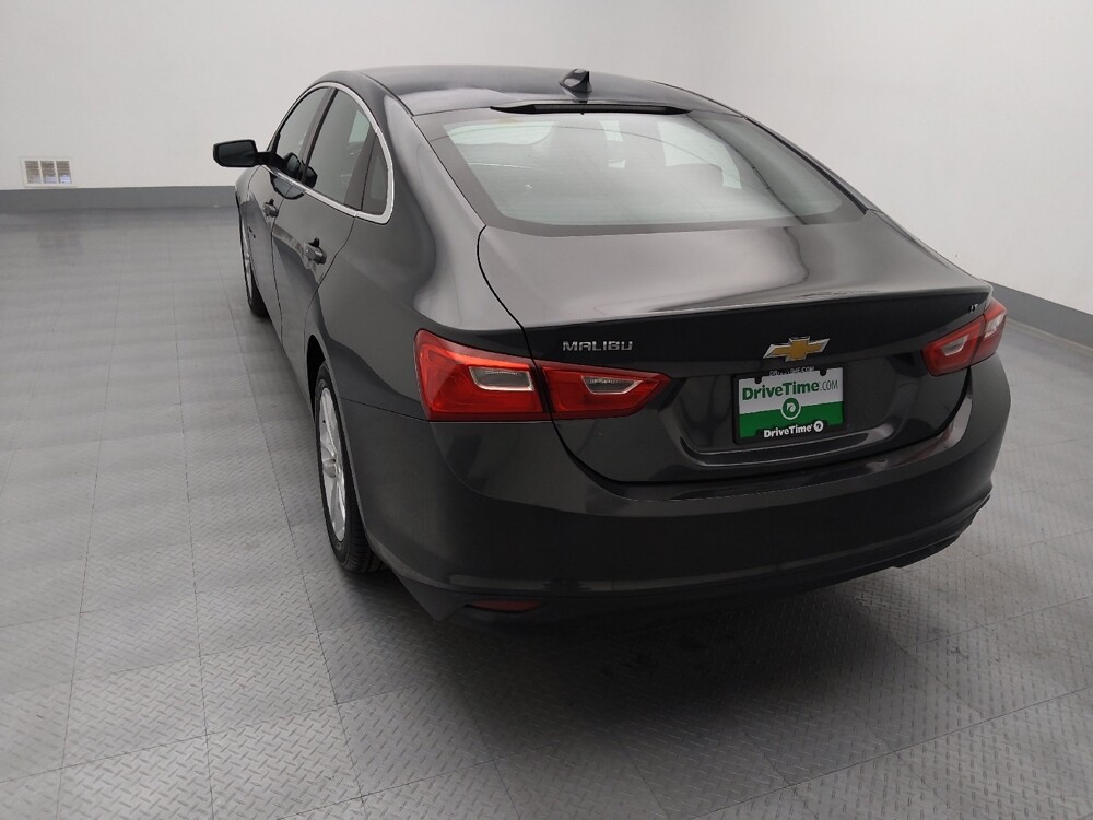 2017 Chevrolet Malibu in Topeka, KS 66611 - 18133786 6