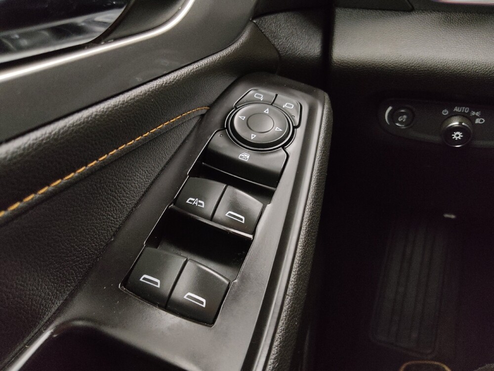 2019 Chevrolet Traverse in Topeka, KS 66611 - 18133788 27